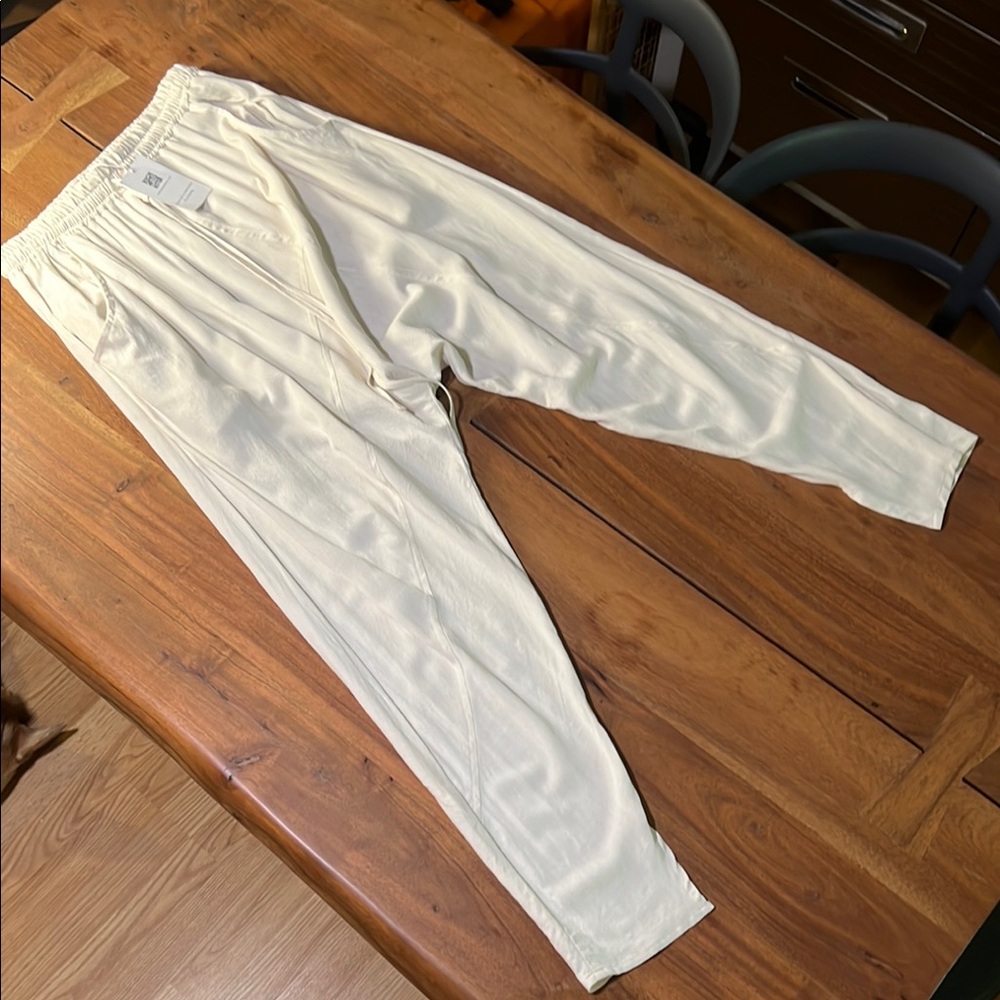 NEW Carlton Jones Resortware Genie Harem Cream Elastic Waist Tapered Trousers